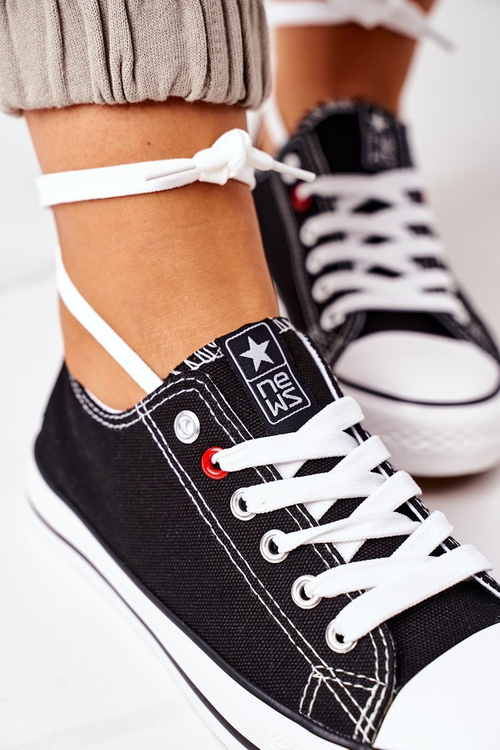 Dámske klasické čierne tenisky s bielym podrážkou Ecoma