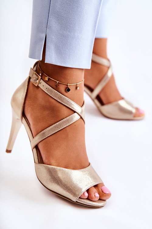 Módne sandále na päte lesklý zlatý loatsa