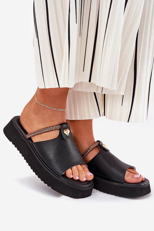 Kožené Dámské Pantofle Na Platformě S Dekorativním Páskem D&A MK51-475 Černé