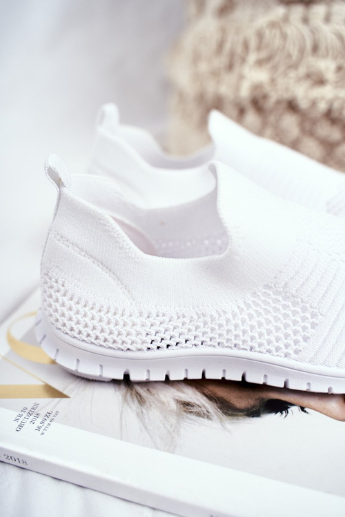 Detské športové topánky skĺznuté biele bobi