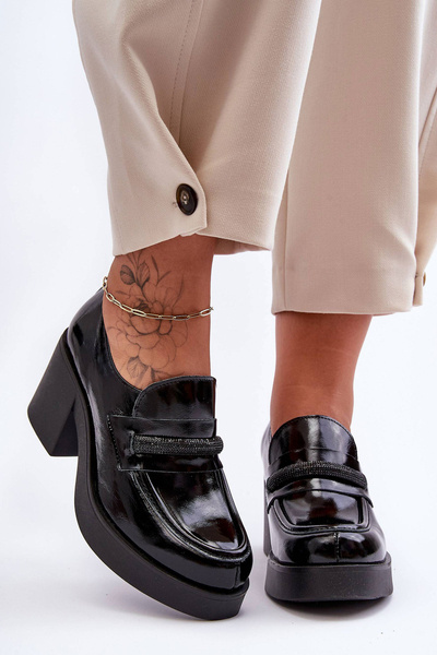 Kožené topánky na stĺpiku s dekoráciou čierny lemar gelanor