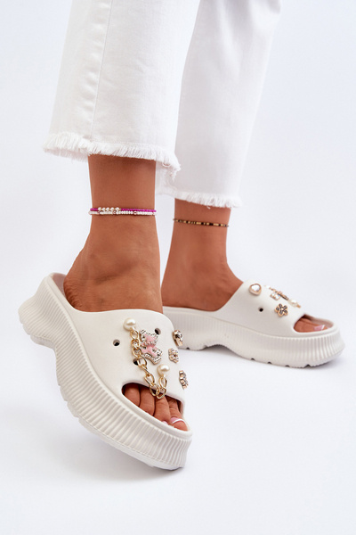 Dámske peny papuče s bielymi ozdobami Afariana