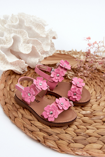 Ružové lakové detské sandálky zdobené kvetmi Tinette